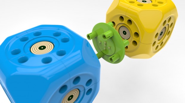 Die Würfel werden mit Hilfe von Verbindern zusammengesteckt. (Foto: Robo Wunderkind)